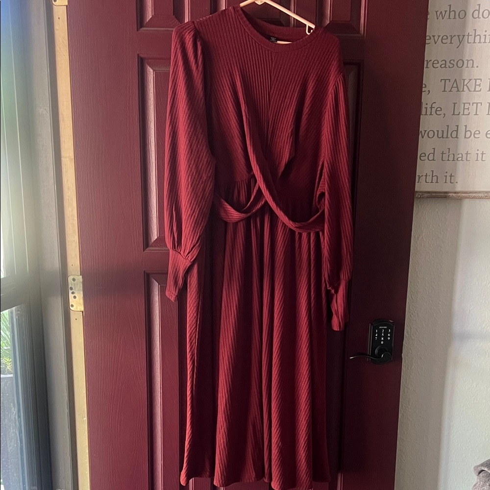 Elegant Black and Red Women's Dress Set - Picture 4 of 13